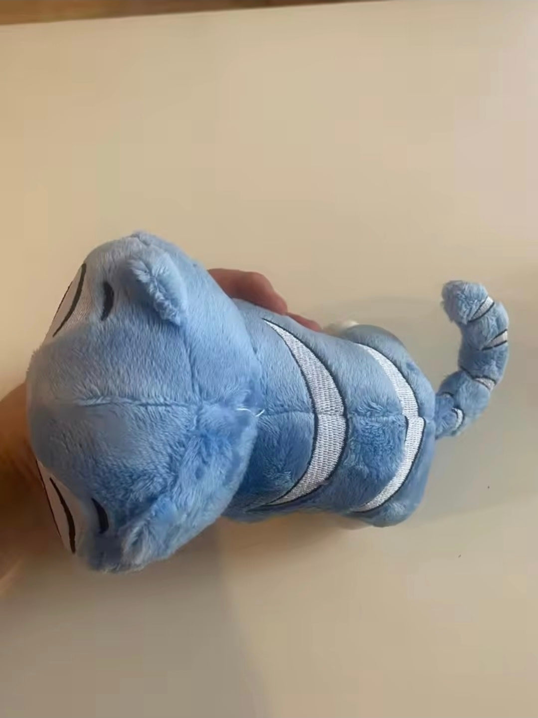 Peluche Derby – Douce et Adorable